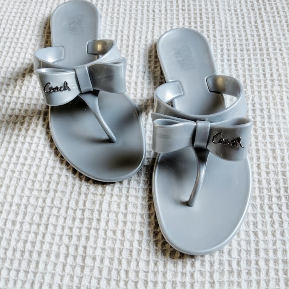 COACH BOW FLIP FLOP JELLY SANDALS, silver size7